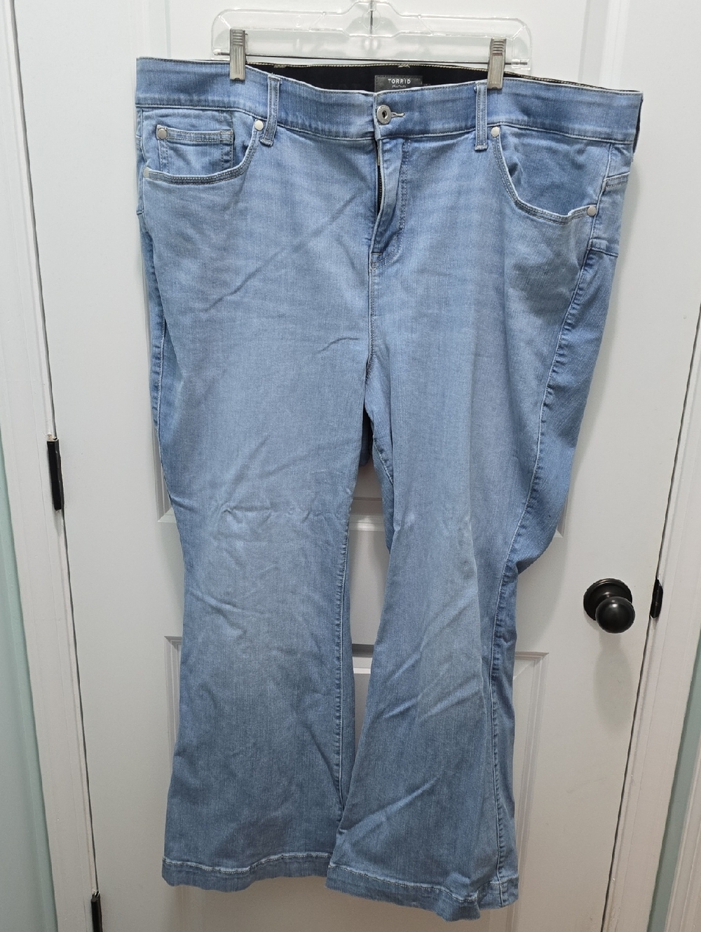 Torrid Light Wash Bombshell Flare Jeans Size 26S